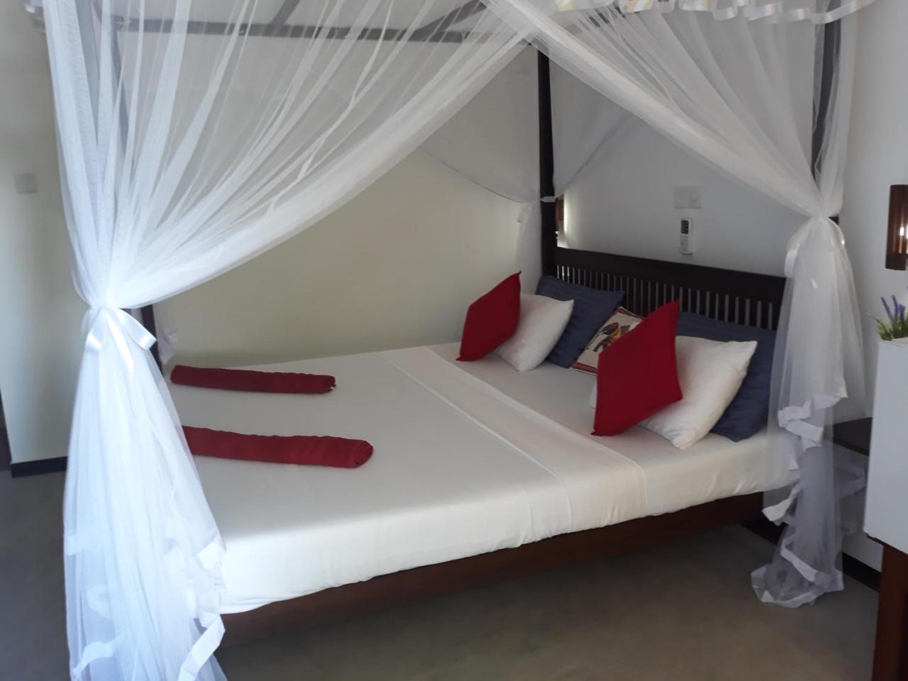 Copacabana Beach Hotel هيكادوفا المظهر الخارجي الصورة